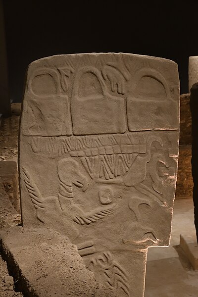 Urfa_museum_Gobeklitepe_Temple_D_replica_4889