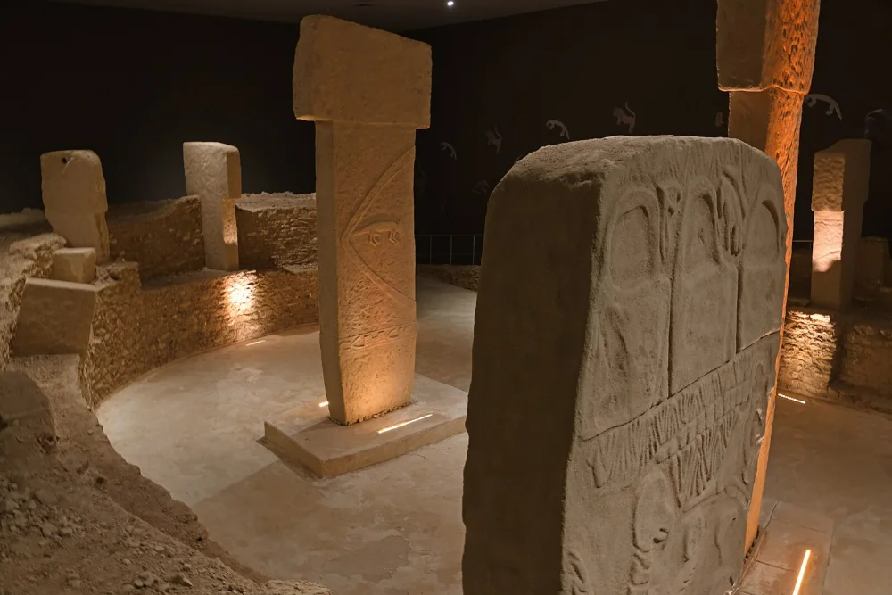 Urfa_museum_Gobeklitepe_Temple_D_replica_sept_2019_4842