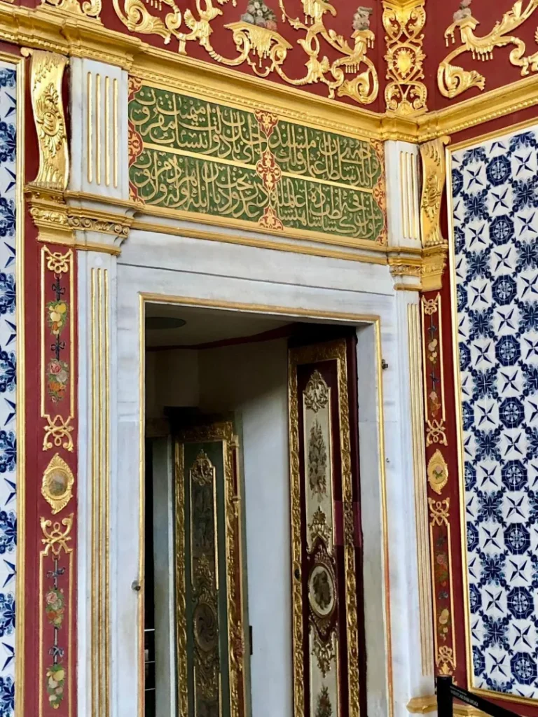 Harem Topkapi: viaggio nel cuore del Palazzo del Sultano 4 Harem topkapi interno dettaglio 3