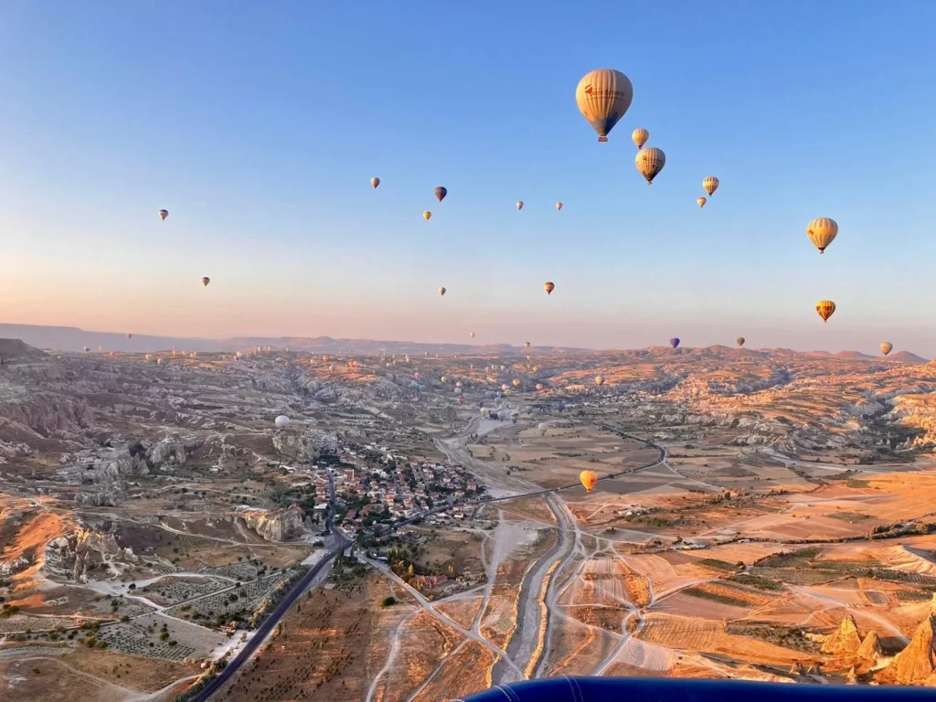Giro in mongolfiera in Cappadocia: come funziona, prezzi, sicurezza e Festival delle Mongolfiere 1 giro-in-mongofliera-festival 6