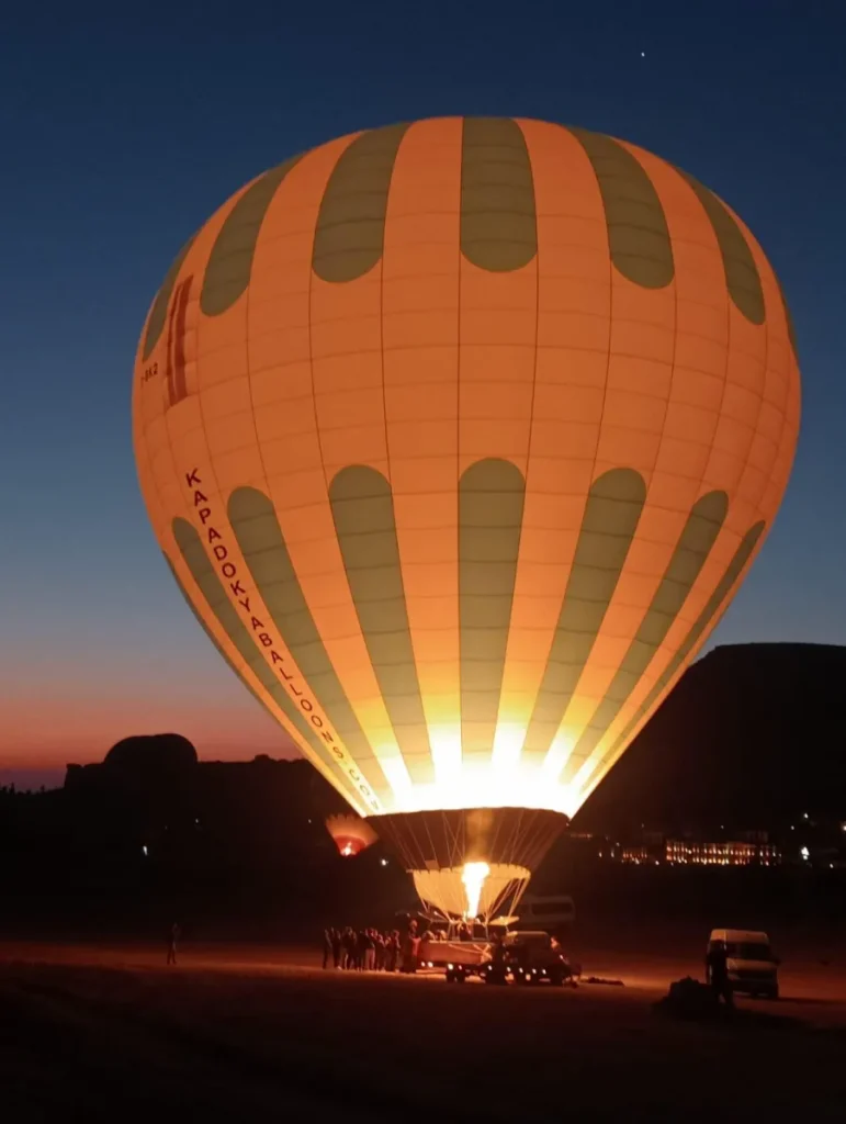 Giro in mongolfiera in Cappadocia: come funziona, prezzi, sicurezza e Festival delle Mongolfiere 6 giro-in-mongolfiera-cappadocia-festival 4