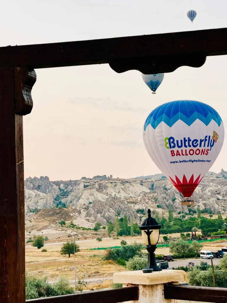 Giro in mongolfiera in Cappadocia: come funziona, prezzi, sicurezza e Festival delle Mongolfiere 5 giro-in-mongolfiera-cappadocia-festival