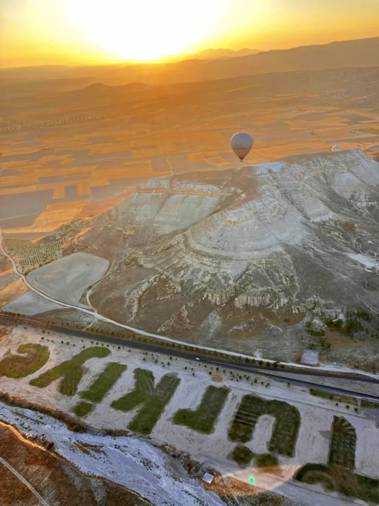 Giro in mongolfiera in Cappadocia: come funziona, prezzi, sicurezza e Festival delle Mongolfiere 3 mongolfiere-turchia