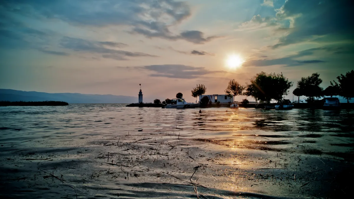 lago-di-I znik