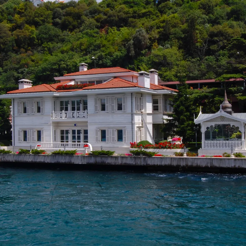 Gli Yalı del Bosforo: Dove il Legno Incontra l'Acqua 1 case storiche ottomane sul bosforo